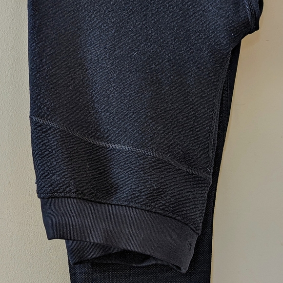 Lululemon, medium, black, engineered warmth pants - Picture 3 of 3
